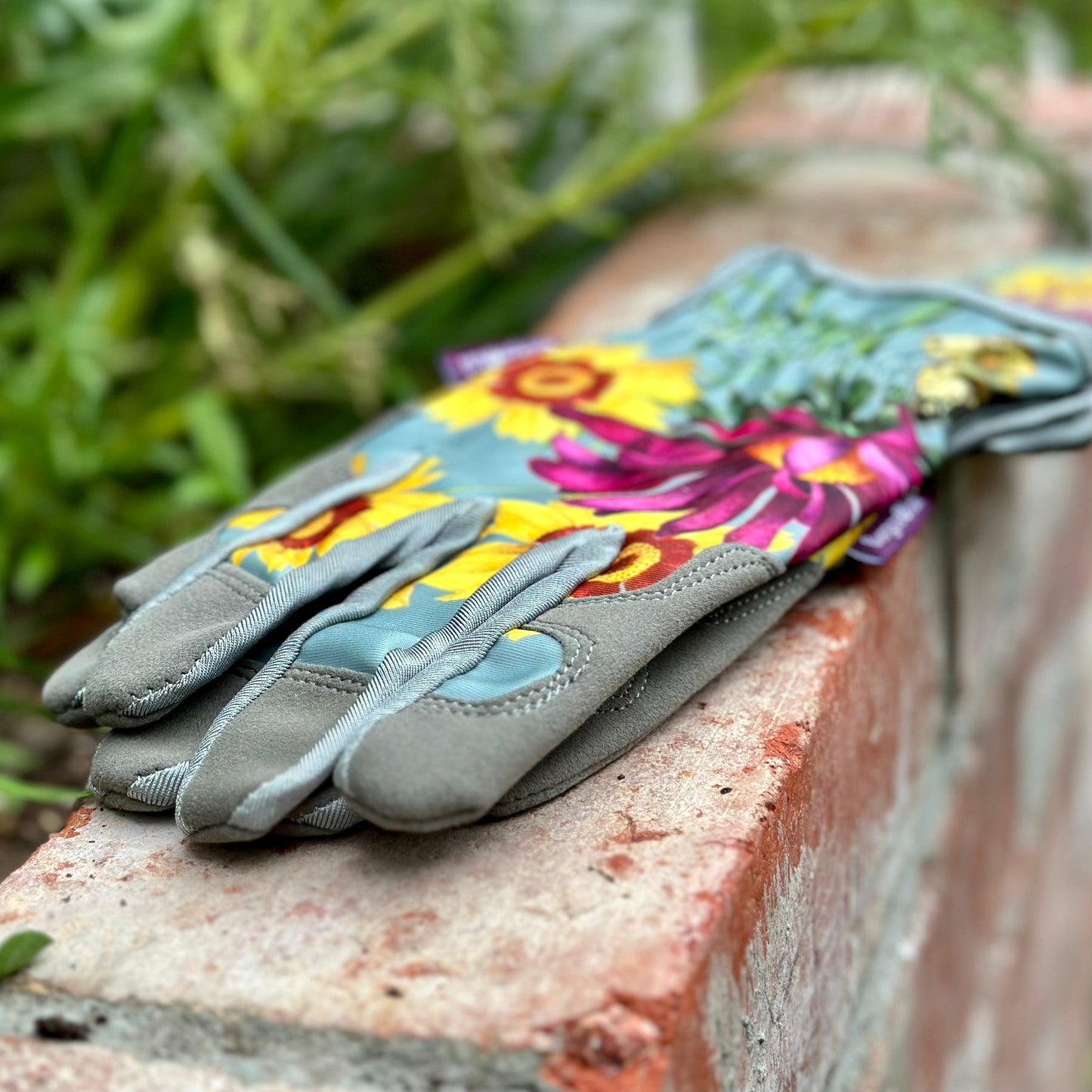 Burgon & Ball RHS Asteraceae Collection Gardening Gloves - Hollyhock Hill