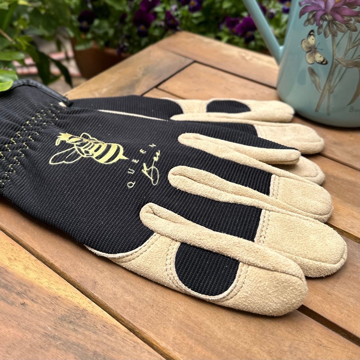 Queen Bee Glove - Hollyhock Hill