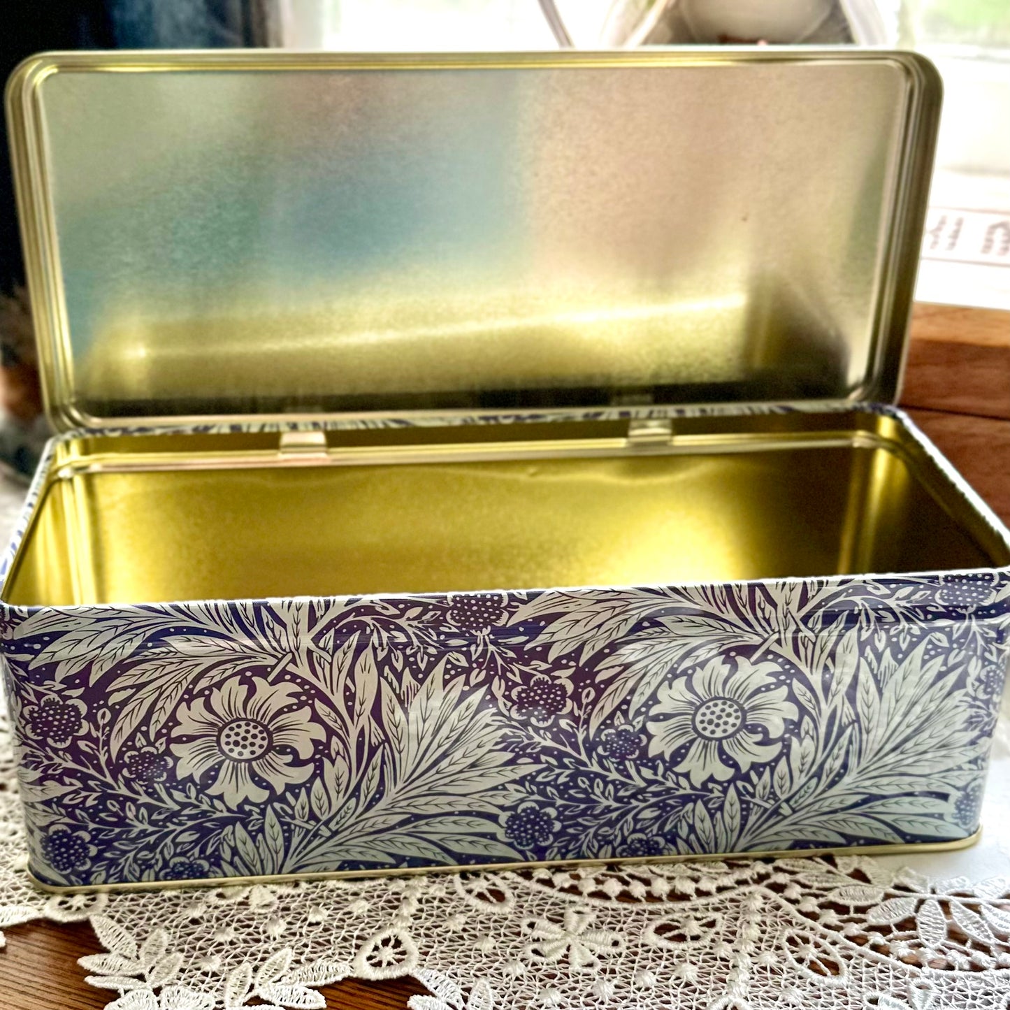 William Morris 'Marigold' Rectangular Collectible Tin with hinged lid