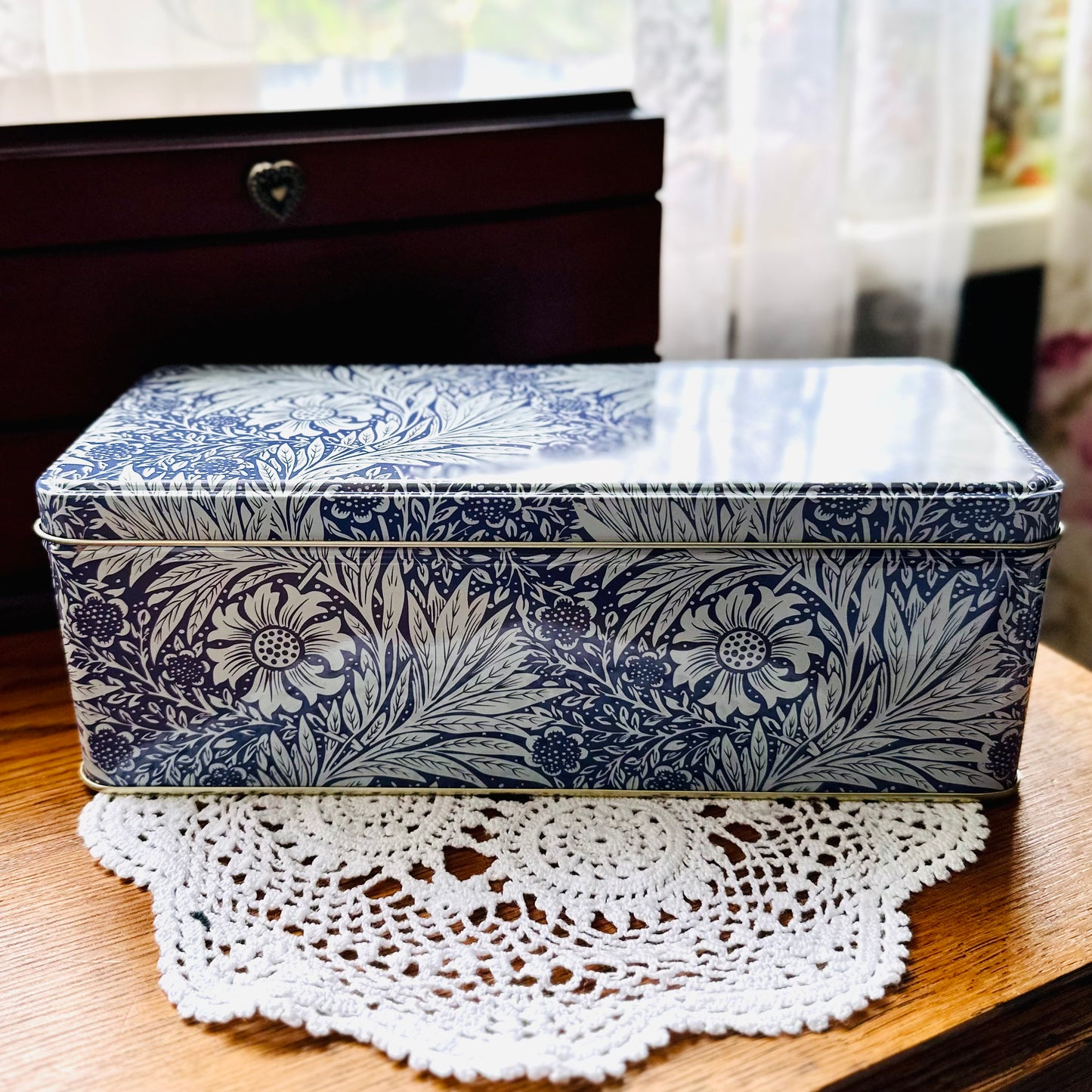 William Morris 'Marigold' Rectangular Collectible Tin with hinged lid