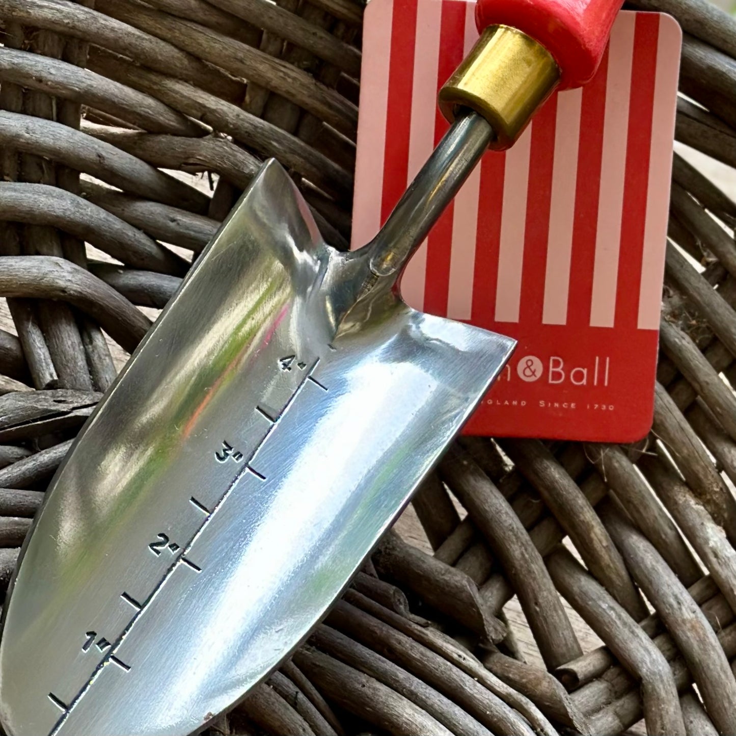 Burgon and Ball - Collector Series - Transplanting Trowel - Coral Red