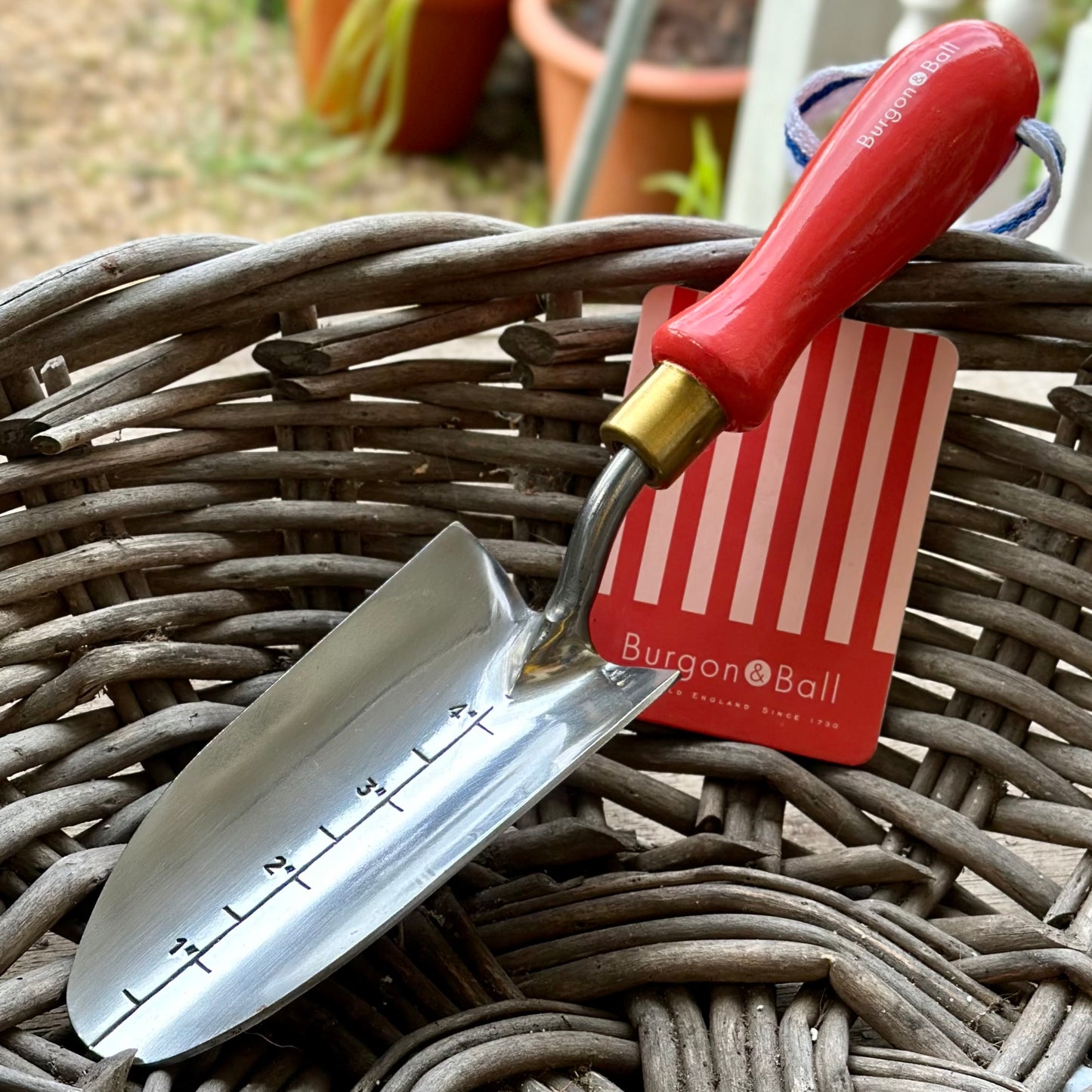 Burgon and Ball - Collector Series - Transplanting Trowel - Coral Red