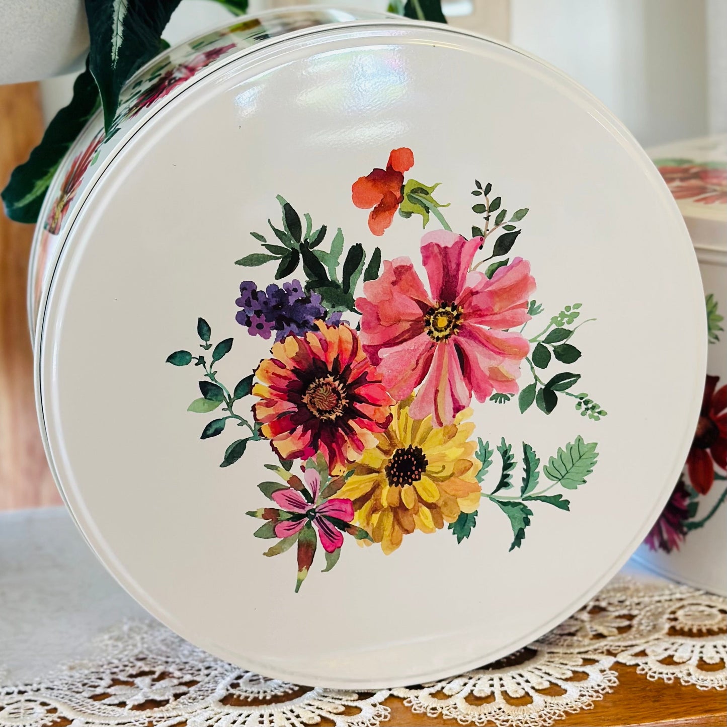 'Garden Flowers' by Emma Bridgewater Large Round Set of 3 - Hollyhock Hill