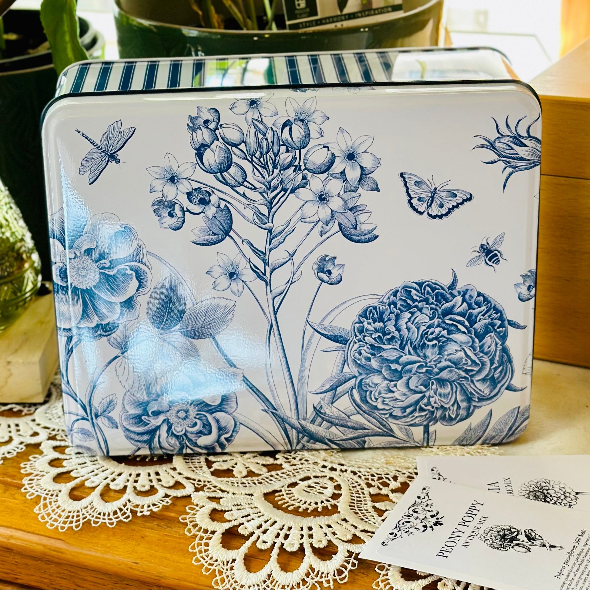 Sanderson 'Etching and Roses' Large Collectable Tin - Hollyhock Hill