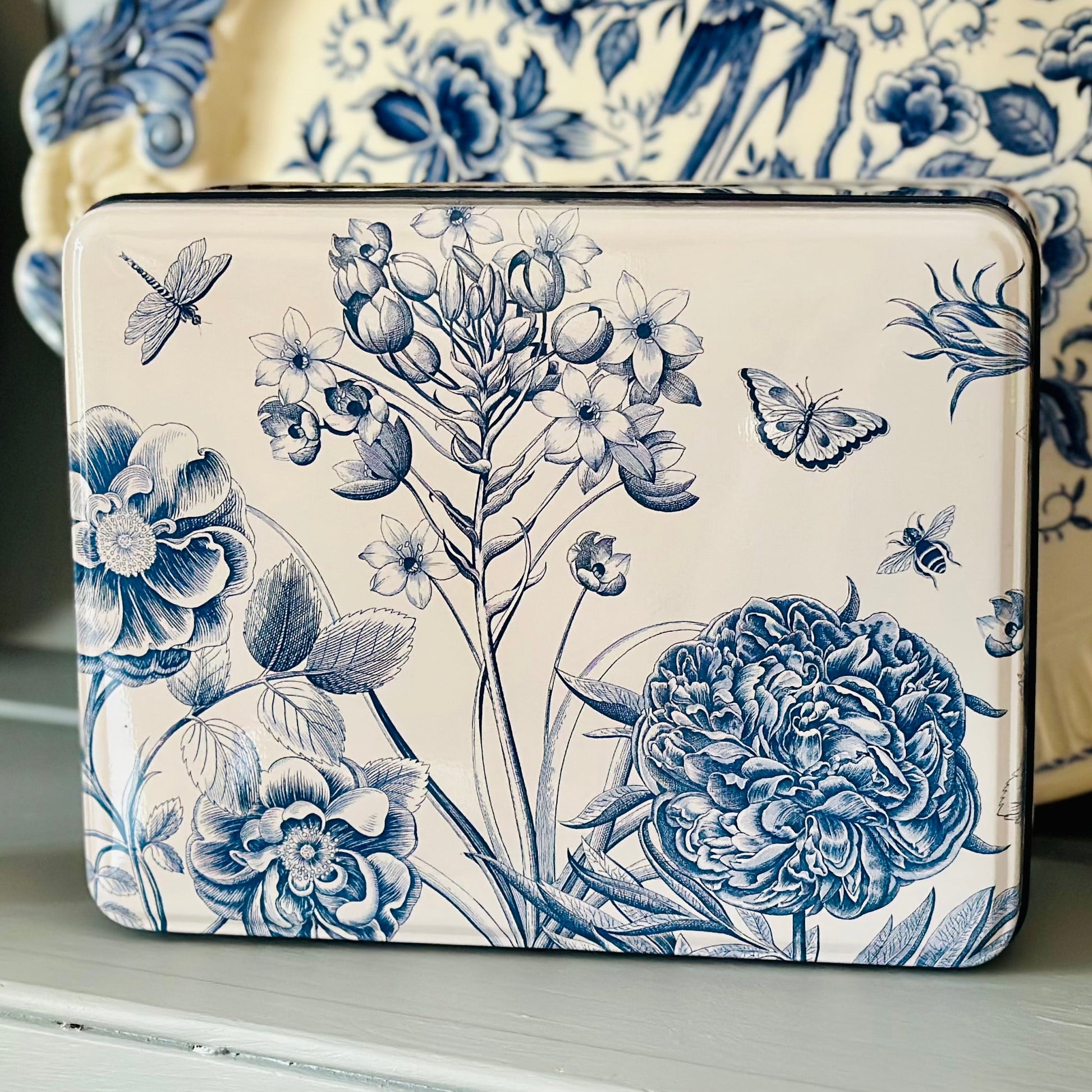 Sanderson 'Etching and Roses' Large Collectable Tin - Hollyhock Hill