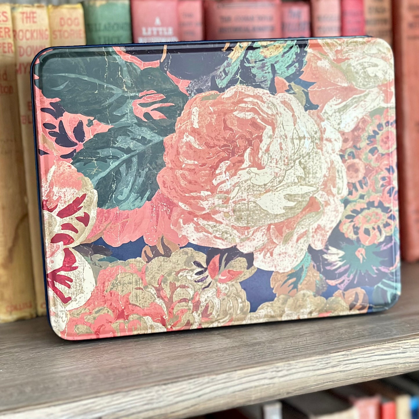 'Very Rose & Peony' by Sanderson Collectable Tin - Hollyhock Hill