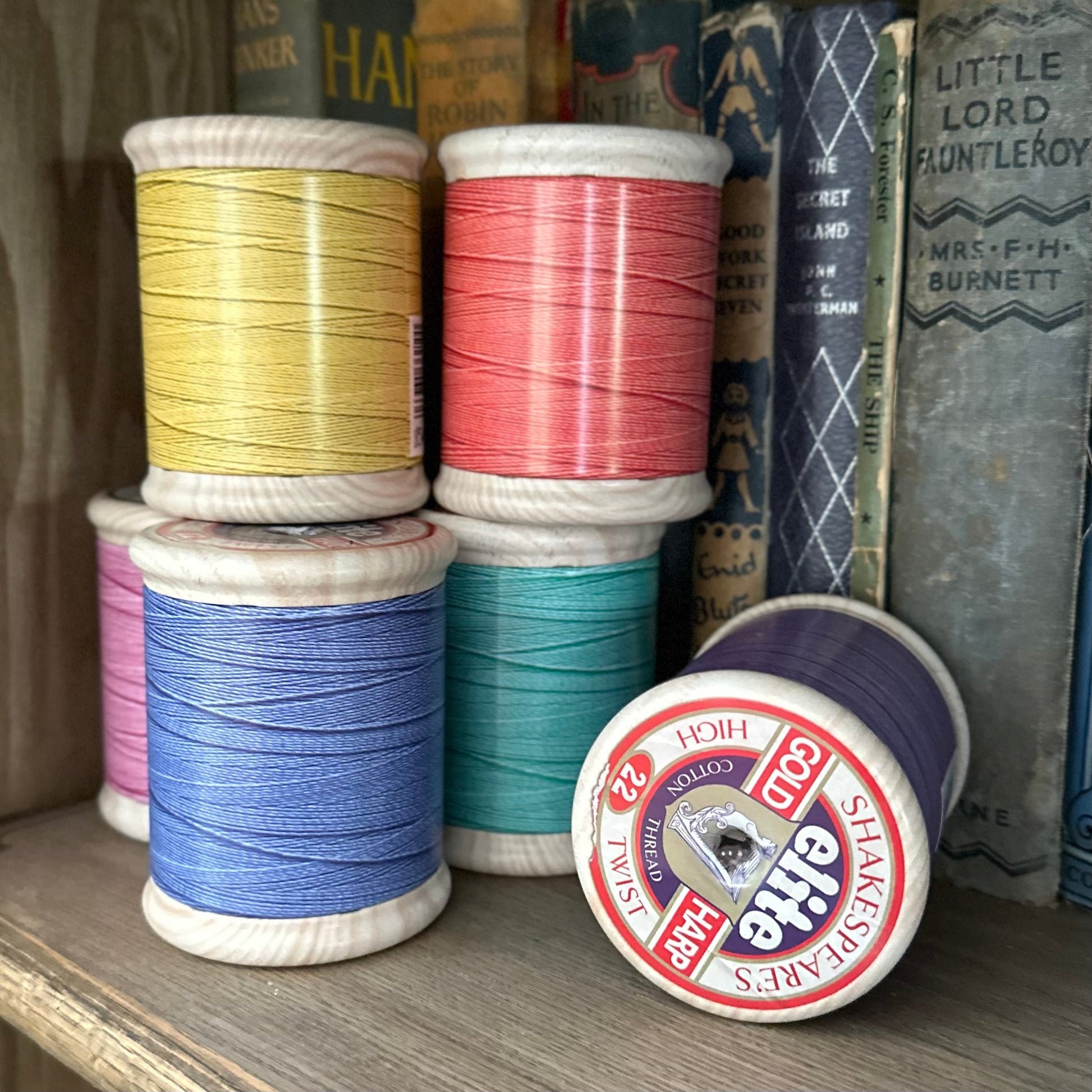 Vintage Cotton Reel Collectable Tin - Hollyhock Hill