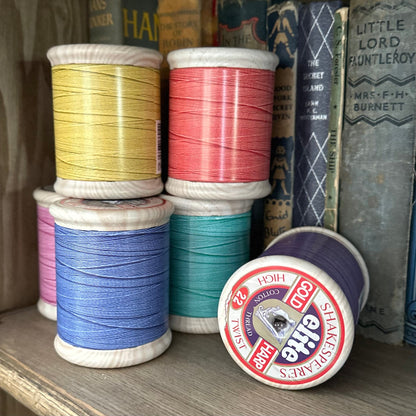 Vintage Cotton Reel Collectable Tin - Hollyhock Hill