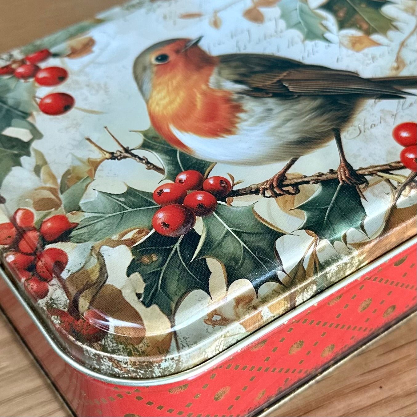 'Vintage Robin' by Elite Gift Boxes Small Rectangle Collectable Tin - Hollyhock Hill